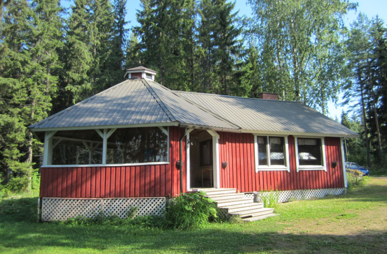Lypsyniemen kylätalo Viuruniemessä  Kuvaaja: Maaret Kaksonen
