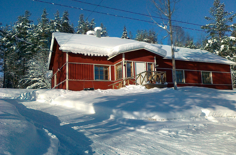 Talvinen maamiesseurantalo
(Kuva: Savikylän Maamiesseura)