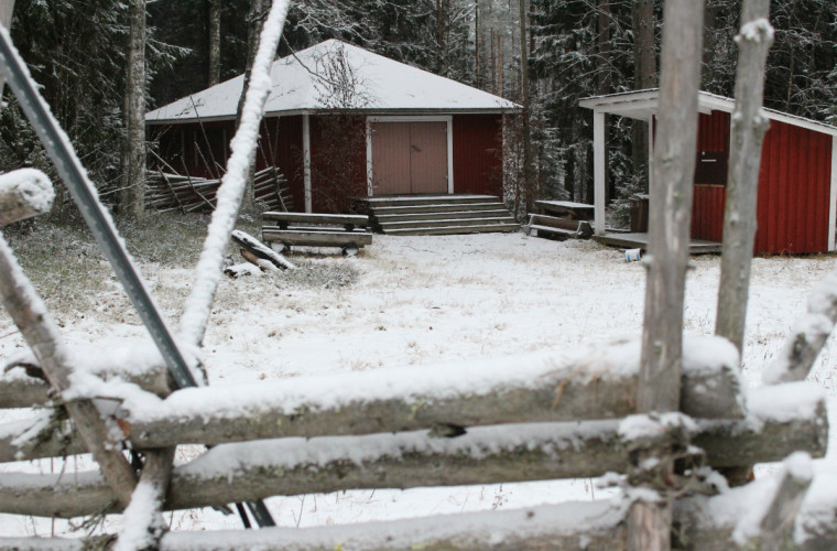 Revonkylän maamerkkinä toimii tanssilava Revonkylätien varressa. (Kuva: Pohjois-Karjalan Kylät ry)