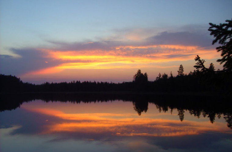 Auringonlasku Vaikkojärvellä (Kuva:Kari Tuononen)