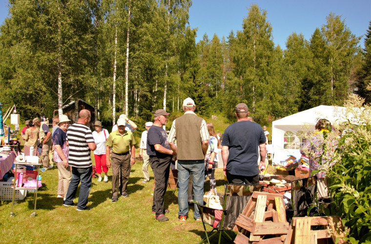 Mujejärvipäivän yleisöä (Kuva: Lahja Toivanen)