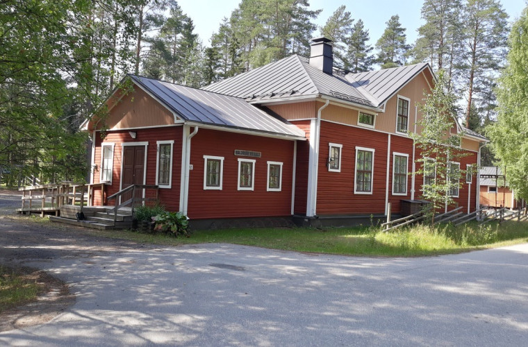 Höljäkän nuorisoseurantalo (Kuva:Peter Laursen)
