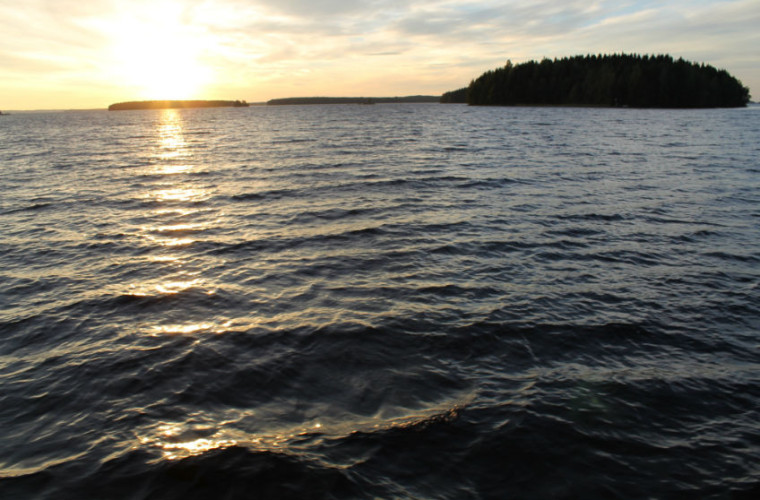 Vesistö on oleellinen osa Mallikylän maisemaa. 